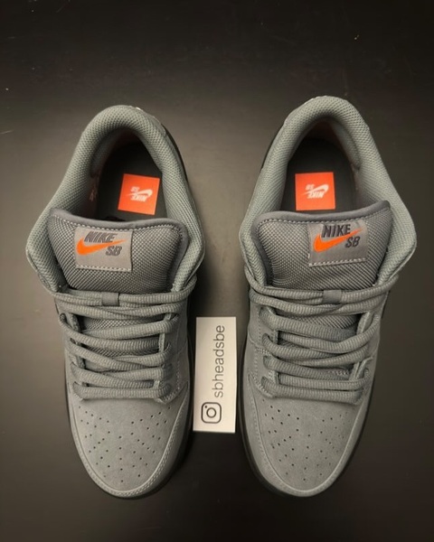 p*r様 Nike SB Dunk Low ISO \"Cool Grey/Bla The Nike SB Dunk Low Pro ISO 'Cool Grey' only ends up in